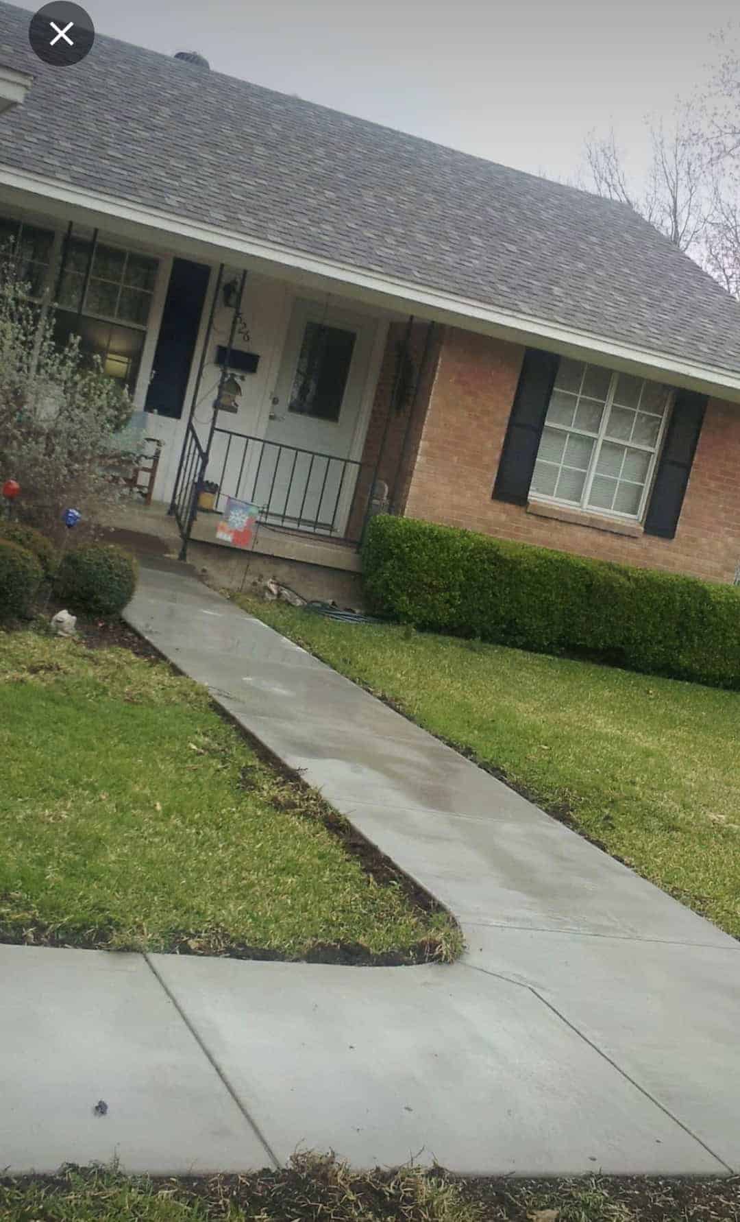 Concrete driveway and leadwalk in Collin County, Texas